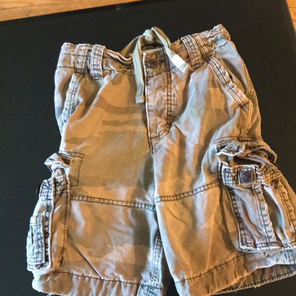 Abercrombie Camo cargo shorts